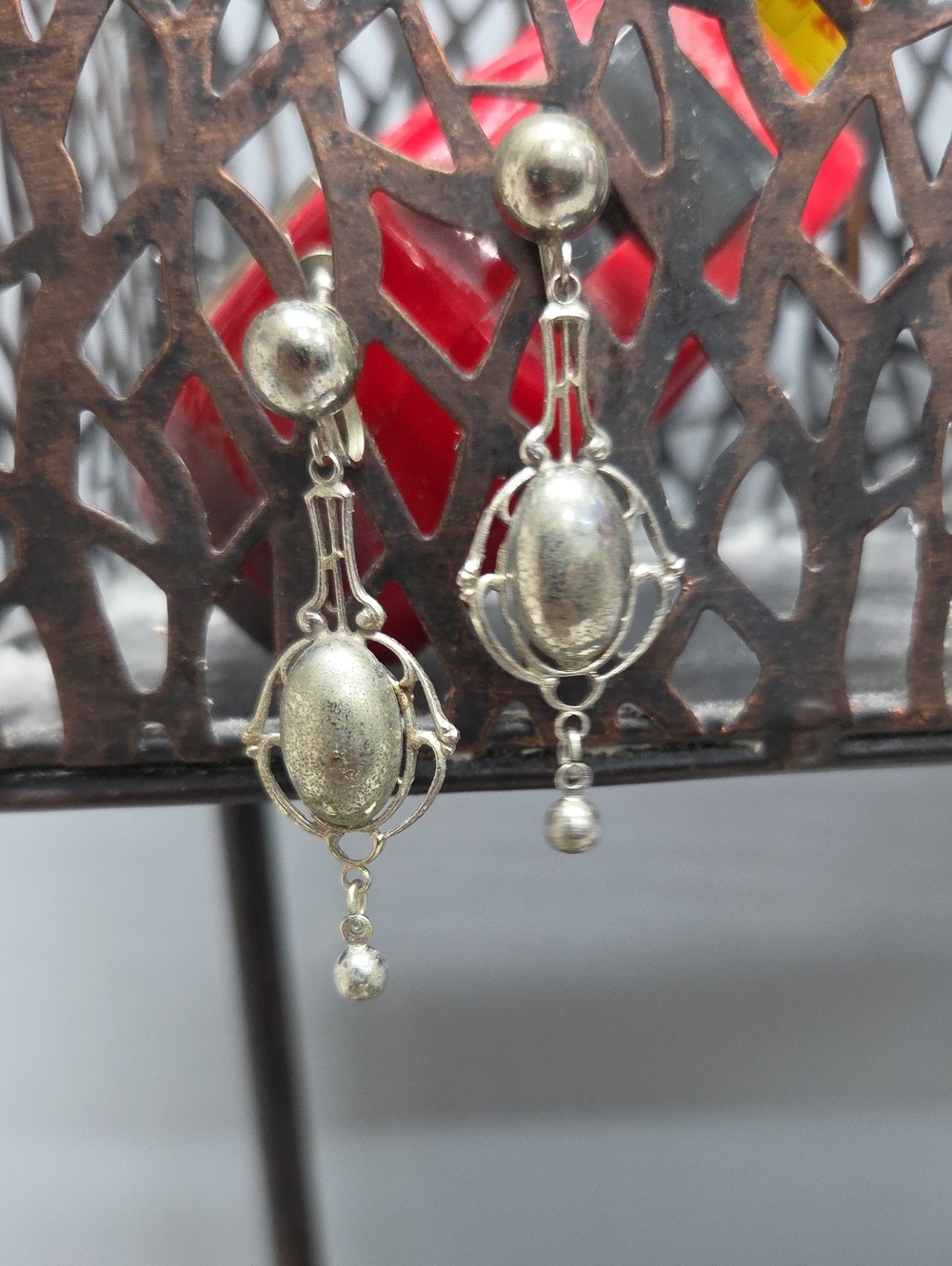 Beautiful Vintage Art Deco / Art Nouveau Style Dangle Drop Screw-Back Earrings